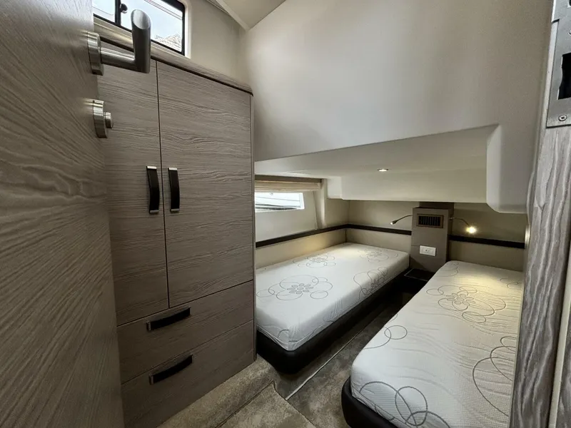 Slide: The Image of Greenline 48 Fly Hybrid 2024 - 4282437