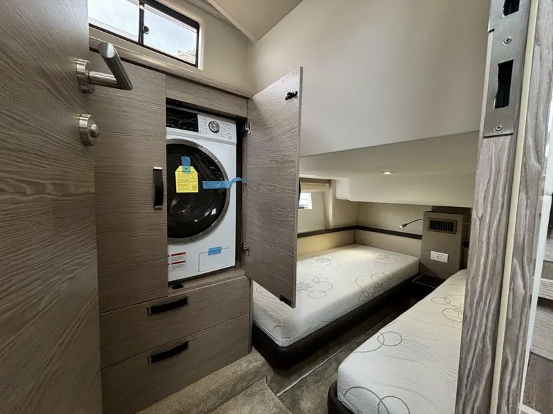 Slide: The Image of Greenline 48 Fly Hybrid 2024 - 4282438