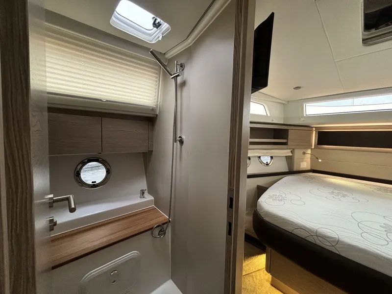 Slide: The Image of Greenline 48 Fly Hybrid 2024 - 4282447