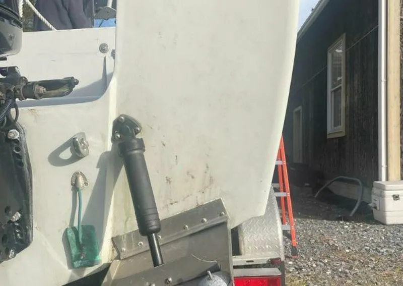 Slide: The Image of Boston Whaler Frontier 1990 - 4100276