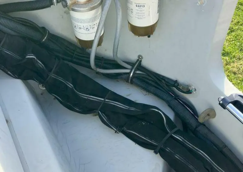 Slide: The Image of Boston Whaler Frontier 1990 - 4100278