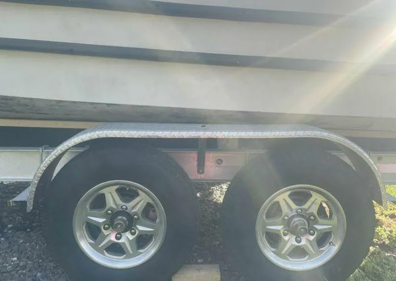 Slide: The Image of Boston Whaler Frontier 1990 - 4100250