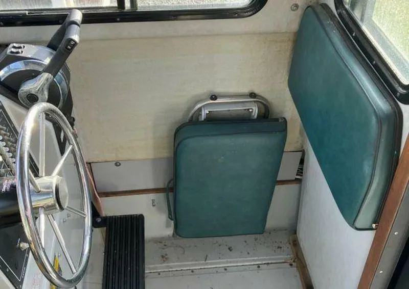 Slide: The Image of Boston Whaler Frontier 1990 - 4100259