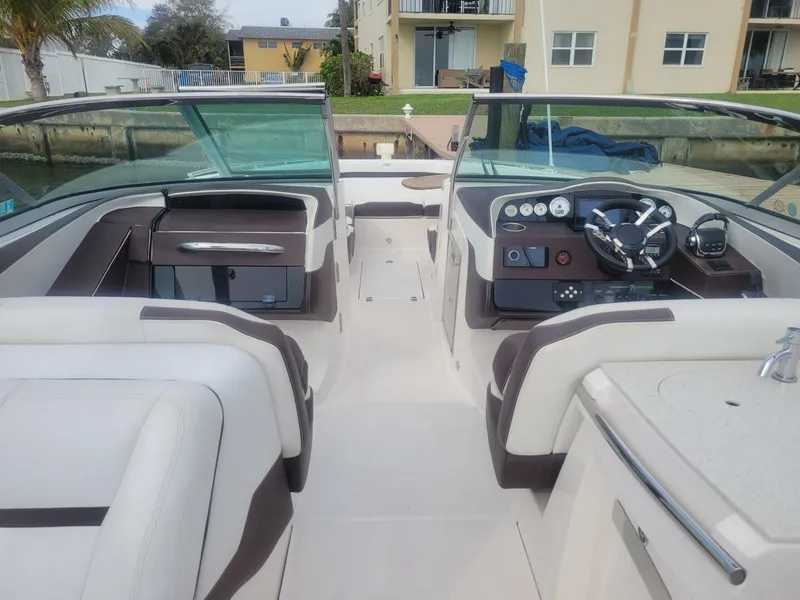 Slide: The Image of Regal 3200 Bowrider 2017 - 4104511