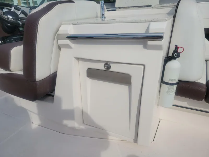 Slide: The Image of Regal 3200 Bowrider 2017 - 4104496