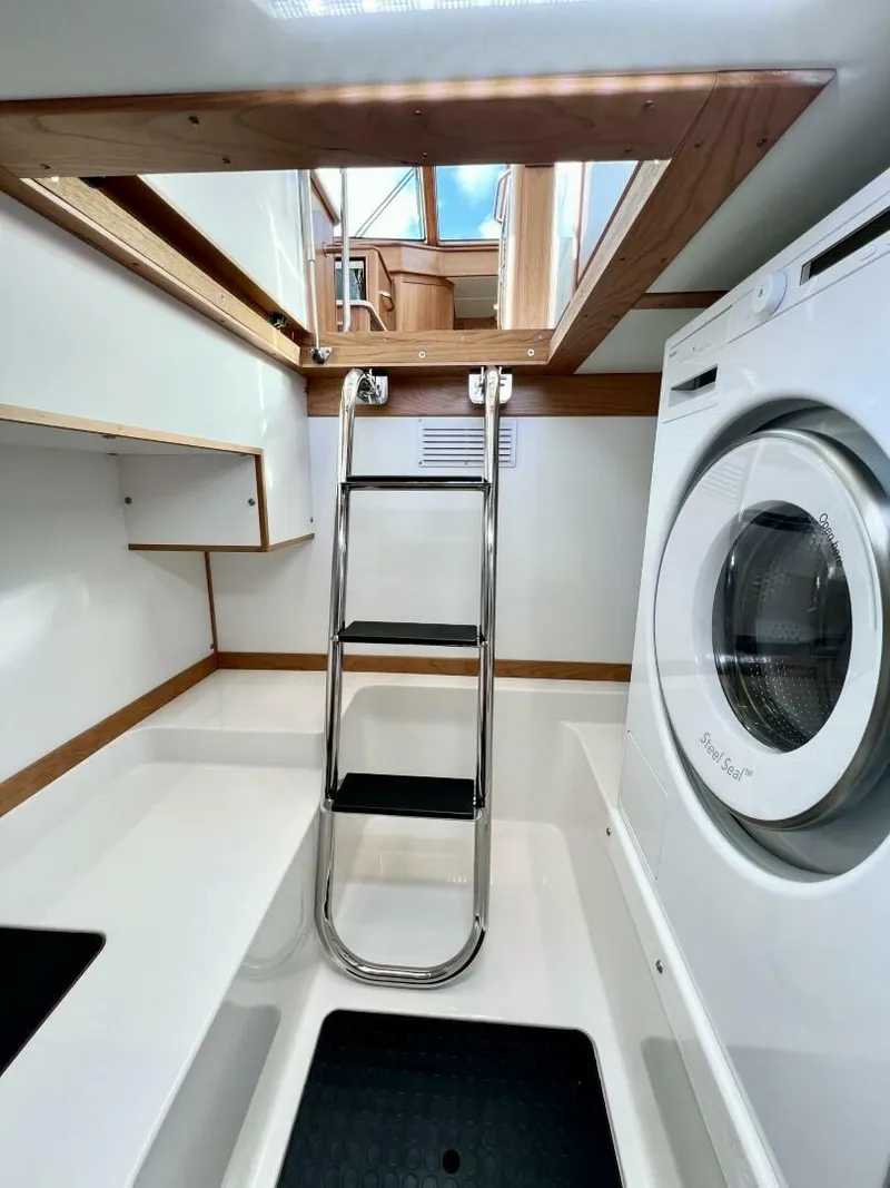 Slide: The Image of Sabre 43 Salon Express 2027 - 4914915