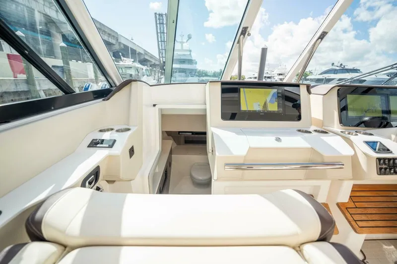 Slide: The Image of Regal LX36 2022 - 4183488