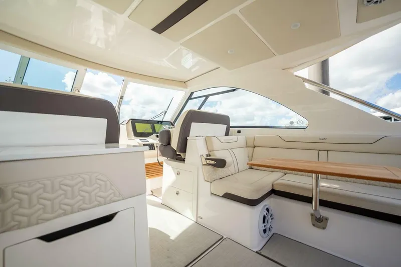 Slide: The Image of Regal LX36 2022 - 4183501