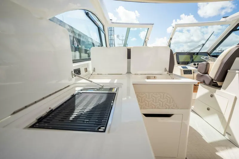 Slide: The Image of Regal LX36 2022 - 4183506