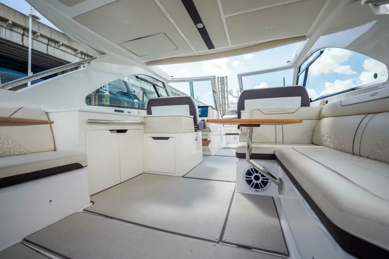 Slide: The Image of Regal LX36 2022 - 4183510