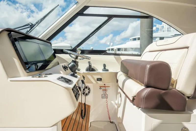 Slide: The Image of Regal LX36 2022 - 4183481