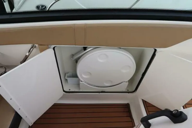 Slide: The Image of Sea Ray 320 Sundancer 2019 - 4104580
