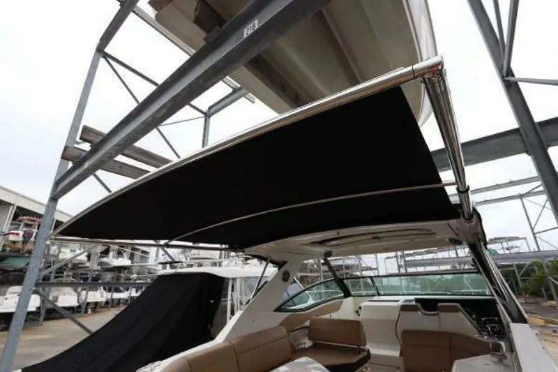 Slide: The Image of Sea Ray 320 Sundancer 2019 - 4104586