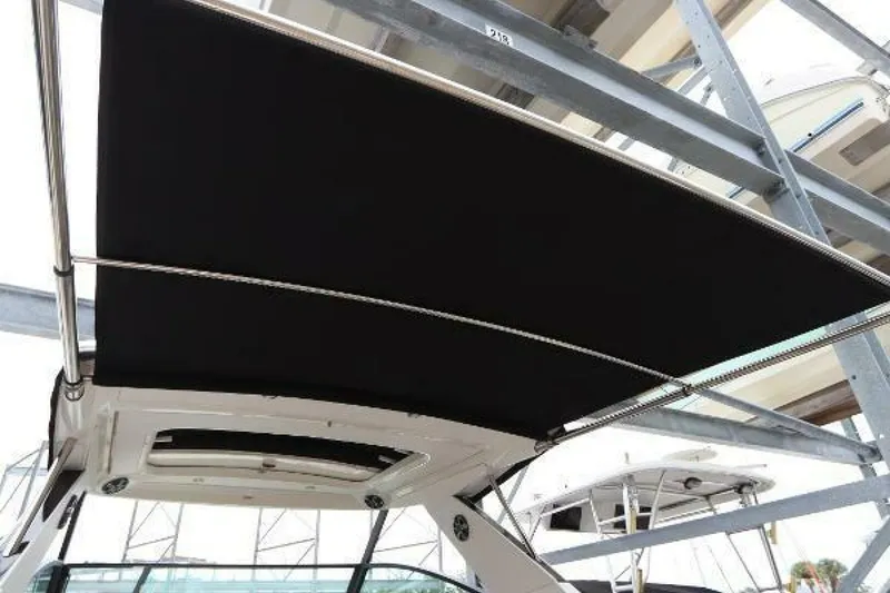 Slide: The Image of Sea Ray 320 Sundancer 2019 - 4104587