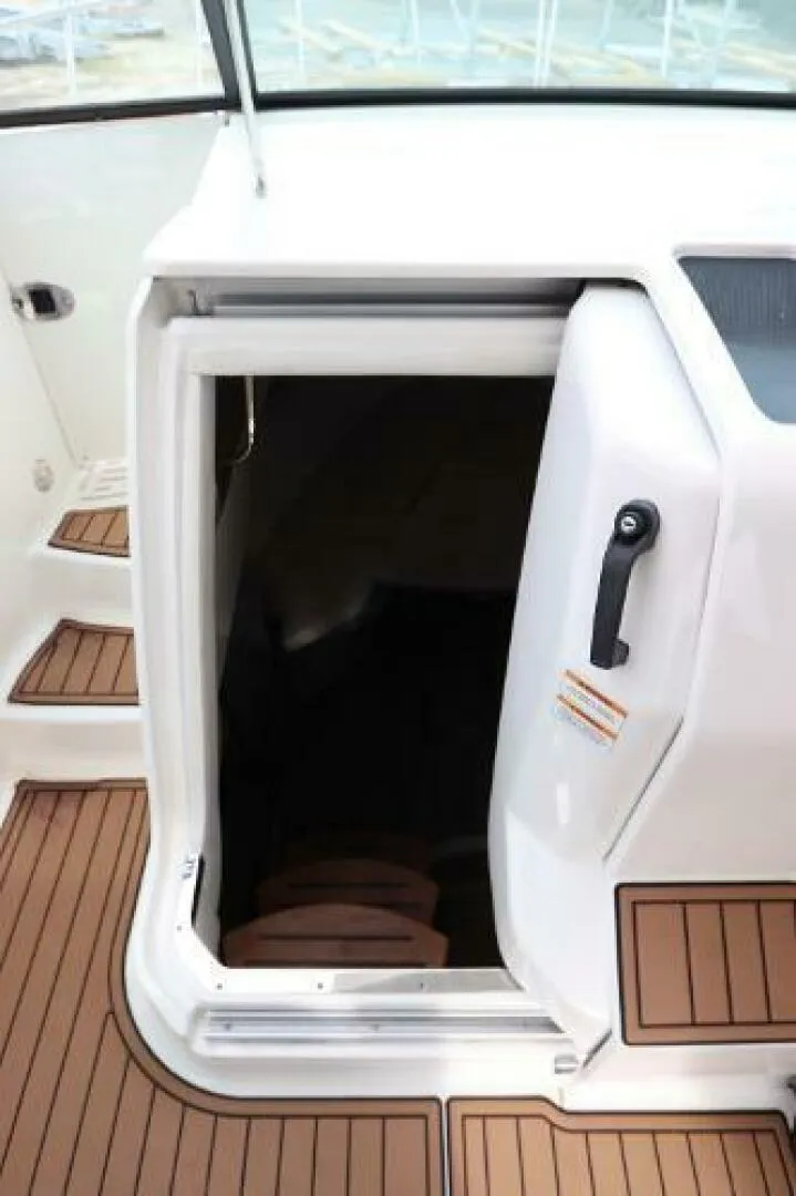 Slide: The Image of Sea Ray 320 Sundancer 2019 - 4104590