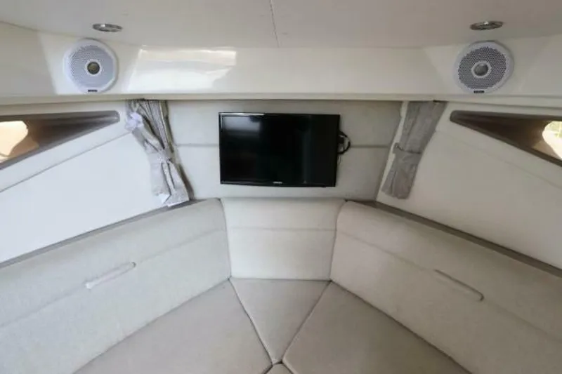Slide: The Image of Sea Ray 320 Sundancer 2019 - 4104592