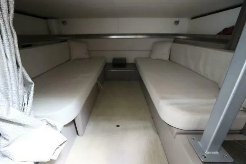 Slide: The Image of Sea Ray 320 Sundancer 2019 - 4104594