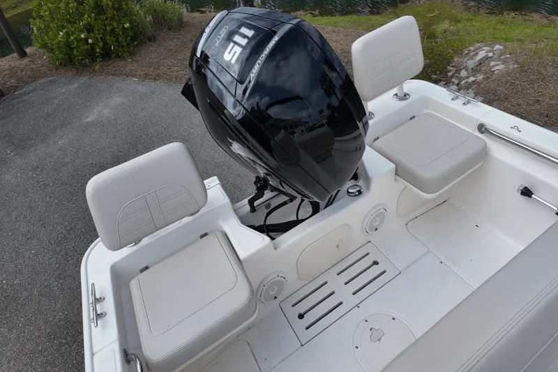 Slide: The Image of Boston Whaler 170 Montauk 2025 - 4