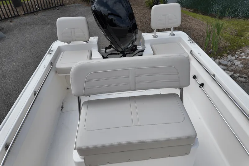 Slide: The Image of Boston Whaler 170 Montauk 2025 - 5