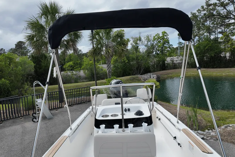 Slide: The Image of Boston Whaler 170 Montauk 2025 - 10