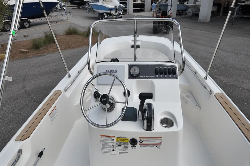 Slide: The Image of Boston Whaler 170 Montauk 2025 - 6