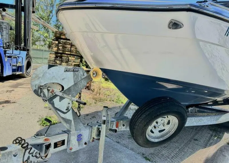 Slide: The Image of Bow Roller On Trailer - 4111918