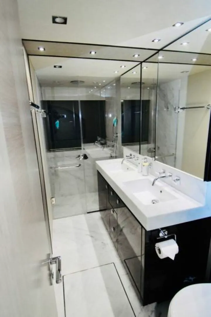 Slide: The Image of Sunseeker Yacht 2018 - 4113078