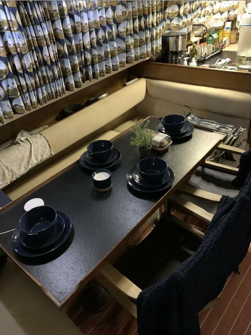 Slide: The Image of Carver Mariner 1984 - 4117649