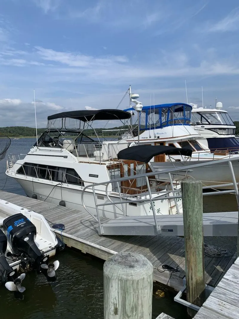 Slide: The Image of Carver Yachts Mariner 1984 - 4117631