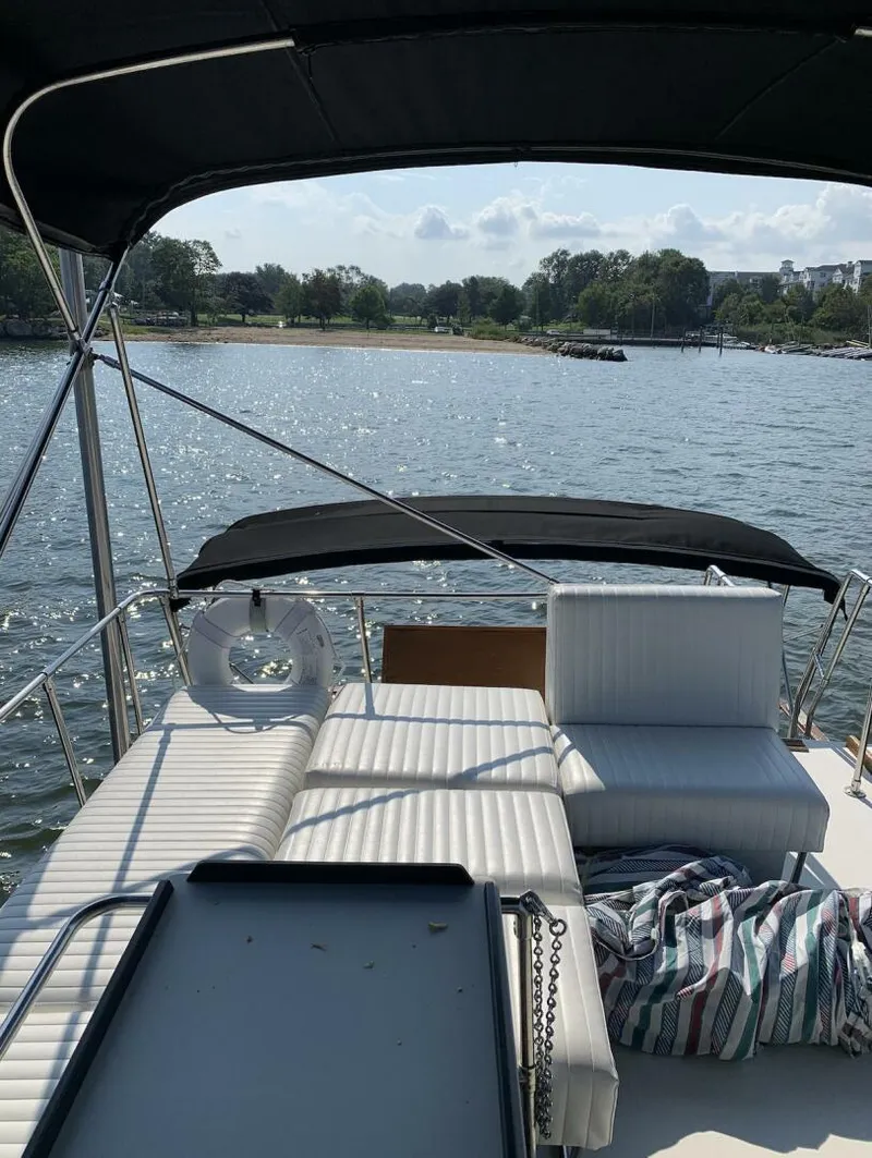 Slide: The Image of Carver Yachts Mariner 1984 - 4117637