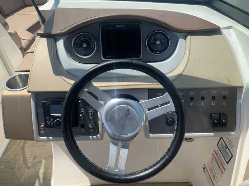 Slide: The Image of Sea Ray 270 SDX Outboard 2017 - 4121058