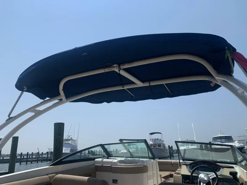 Slide: The Image of Sea Ray 270 SDX Outboard 2017 - 4121057