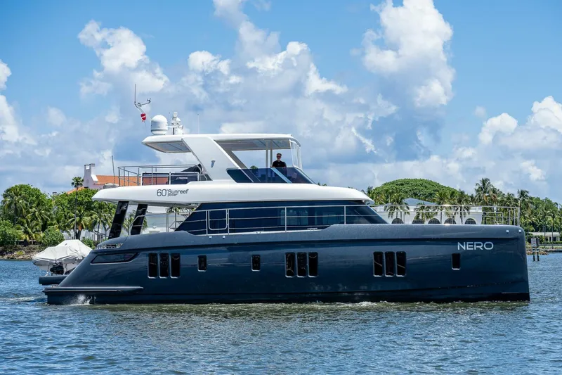 Slide: The Image of Sunreef 60 NERO- Profile 2022 Sunreef 60 NERO 60P - 4365428