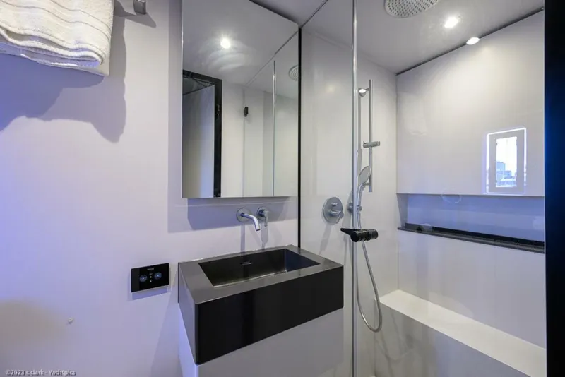 Slide: The Image of Sunreef 60 NERO- Head 2022 Sunreef 60 NERO 60P - 4124279