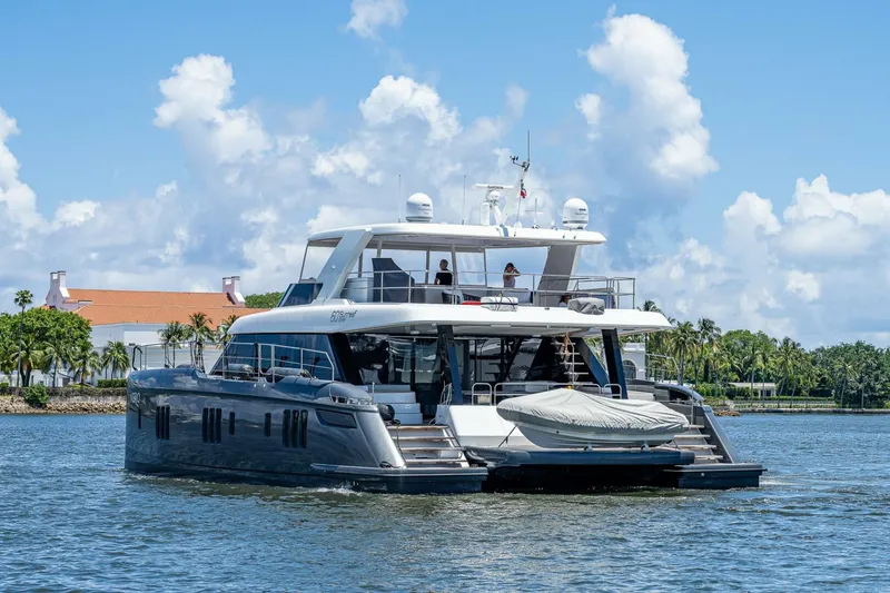 Slide: The Image of Sunreef 60 NERO- Profile 2022 Sunreef 60 NERO 60P - 4365438