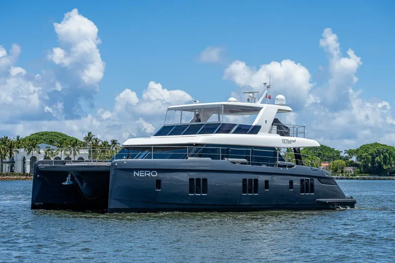 Slide: The Image of Sunreef 60 NERO- Profile 2022 Sunreef 60 NERO 60P - 4365434