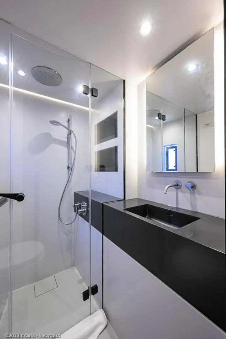 Slide: The Image of Sunreef 60 NERO- Head 2022 Sunreef 60 NERO 60P - 4123490