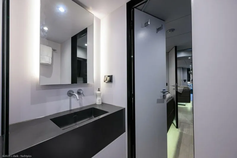 Slide: The Image of Sunreef 60 NERO- Head 2022 Sunreef 60 NERO 60P - 4123497