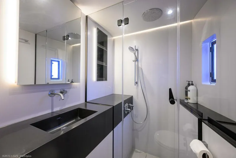 Slide: The Image of Sunreef 60 NERO- Head 2022 Sunreef 60 NERO 60P - 4124213