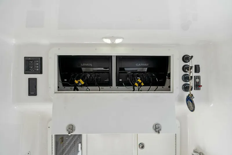 Slide: The Image of 2019 Invincible 42 Open Fisherman 'Ohana' - 4121429