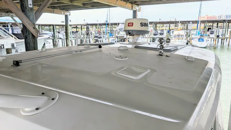 Slide: The Image of Boston Whaler 320 Vantage Twin 350 - Joystick 2017 - 4130134