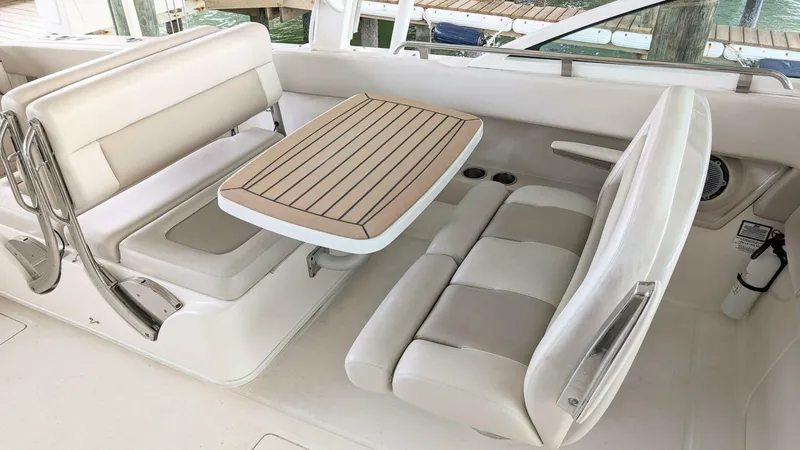 Slide: The Image of Boston Whaler 320 Vantage Twin 350 - Joystick 2017 - 4130139