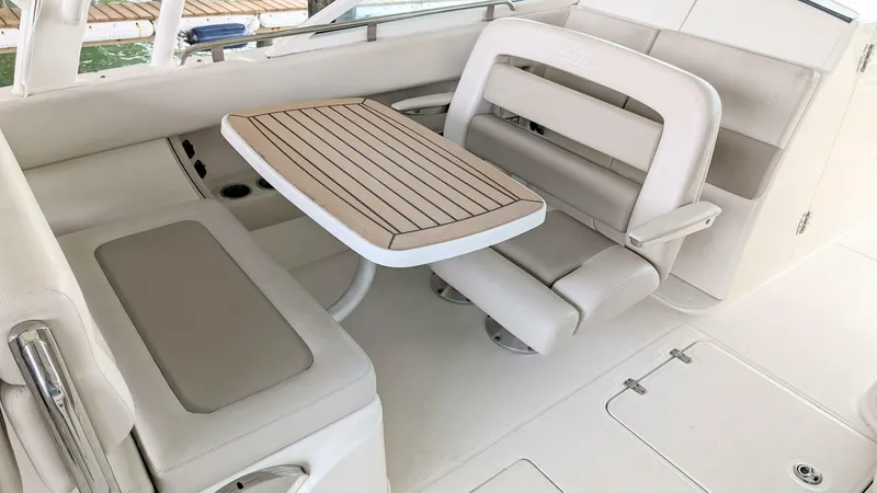 Slide: The Image of Boston Whaler 320 Vantage Twin 350 - Joystick 2017 - 4130140