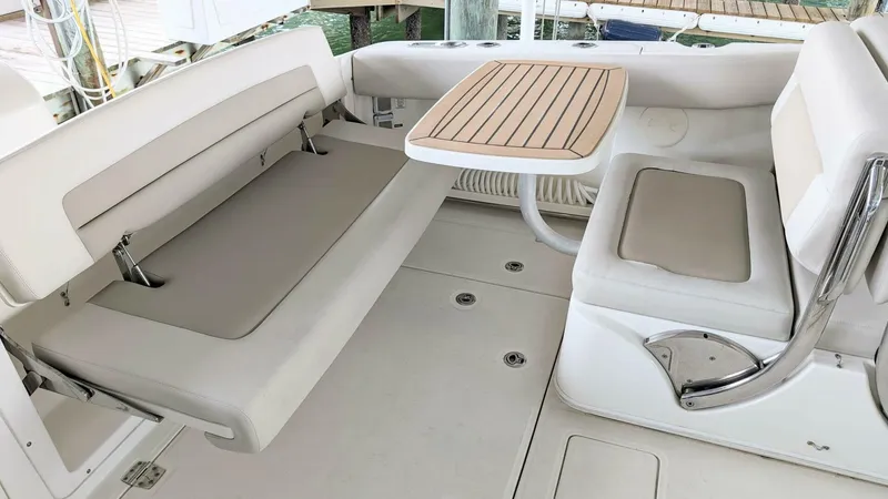 Slide: The Image of Boston Whaler 320 Vantage Twin 350 - Joystick 2017 - 4130141