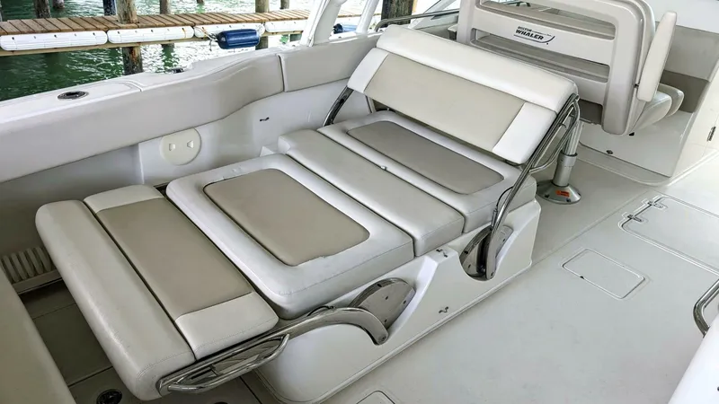 Slide: The Image of Boston Whaler 320 Vantage Twin 350 - Joystick 2017 - 4130147