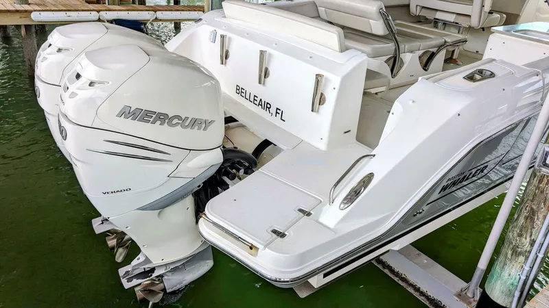 Slide: The Image of Boston Whaler 320 Vantage Twin 350 - Joystick 2017 - 4130121