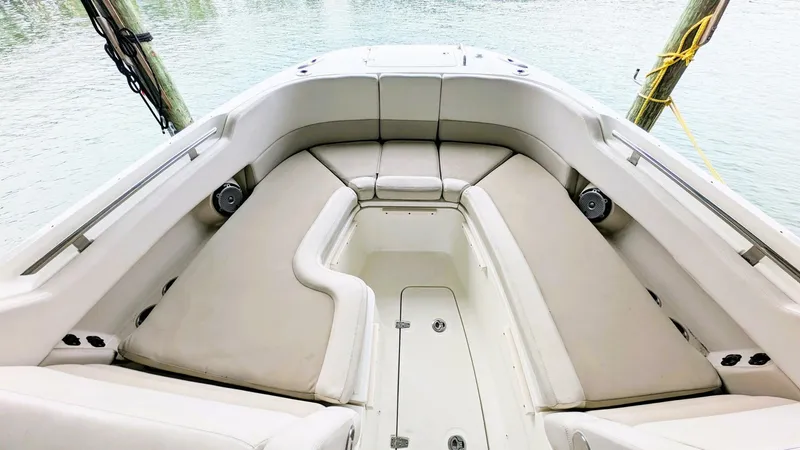 Slide: The Image of Boston Whaler 320 Vantage Twin 350 - Joystick 2017 - 4130184