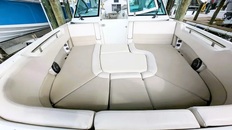 Slide: The Image of Boston Whaler 320 Vantage Twin 350 - Joystick 2017 - 4130193