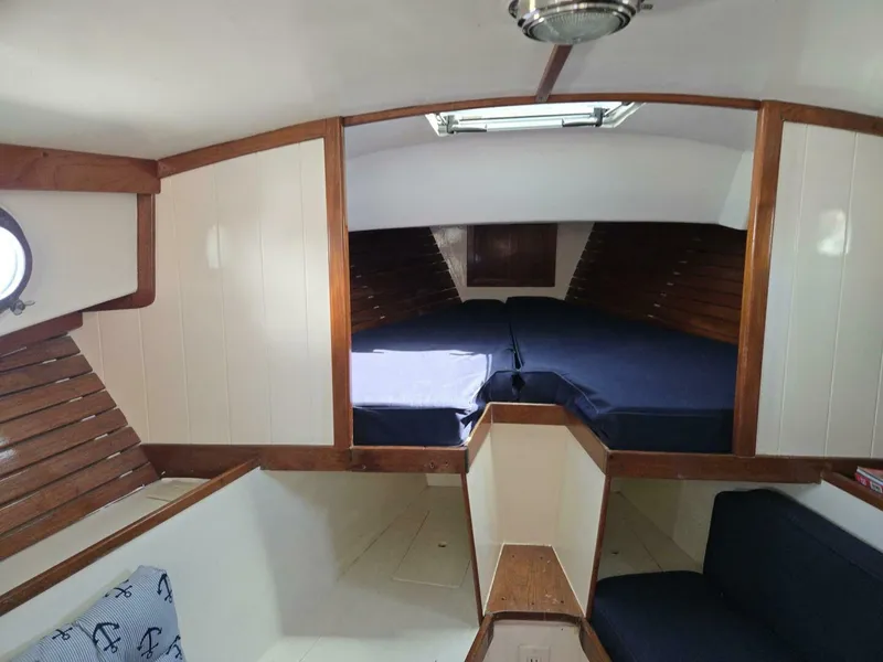 Slide: The Image of Wasque 32 1977 - 5276695