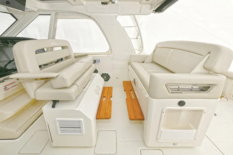 Slide: The Image of Boston Whaler 380 Realm 2020 - 4128694